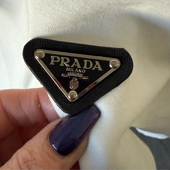 Prada White Hoodie ( Not authentic but super great quality ) UNISEX SIZE L/XL - Picture 2 of 4